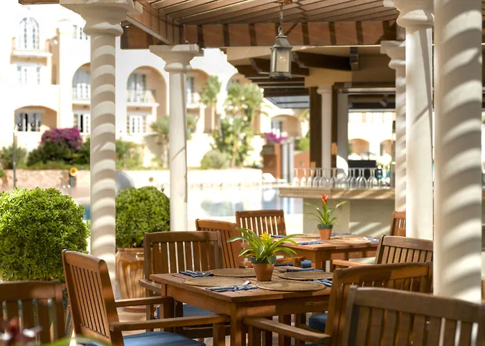 Grand Hyatt Club Golf & Szálloda 5*