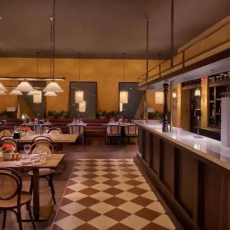 Grand Hyatt Club Golf & Hotel