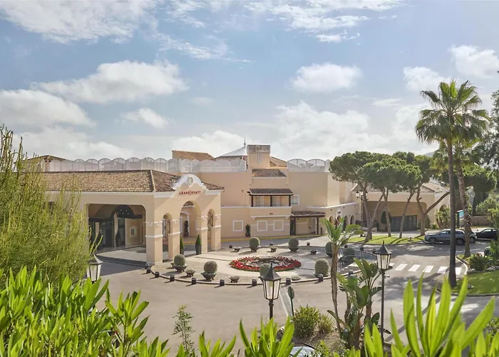 Grand Hyatt Club Golf & מלון 5*