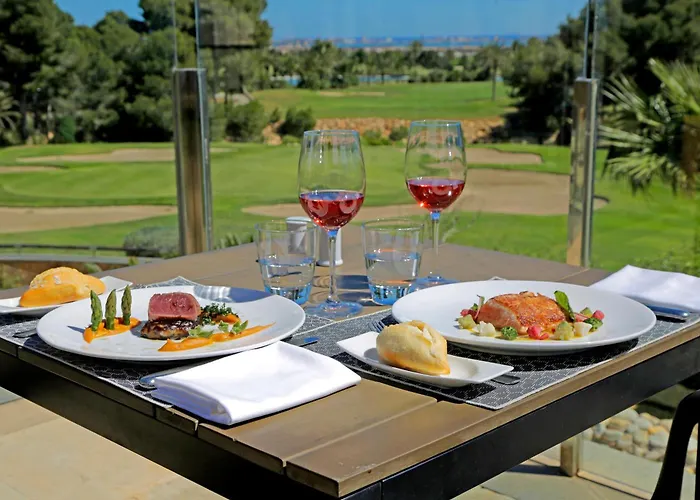 Grand Hyatt Club Golf & מלון