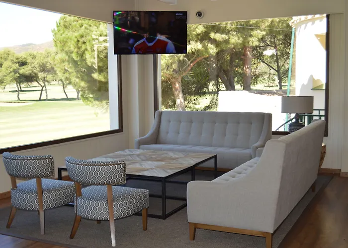 Grand Hyatt Club Golf & מלון