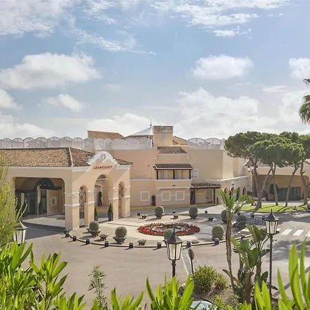 Grand Hyatt Club Golf&spa Hotell 5*